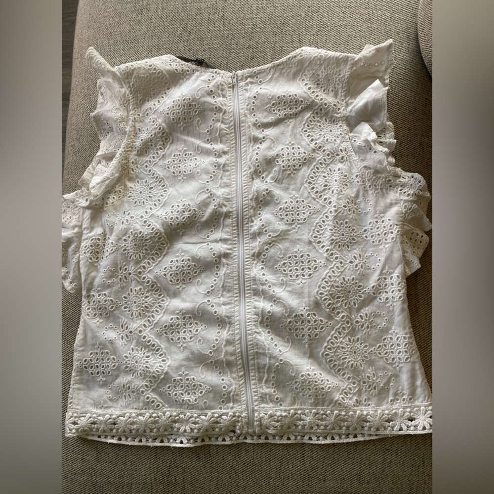 White top - Picture 3 of 3